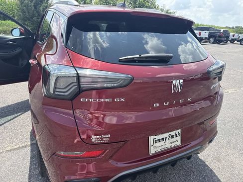 Certified 2024 Buick Encore GX Avenir FWD image 33