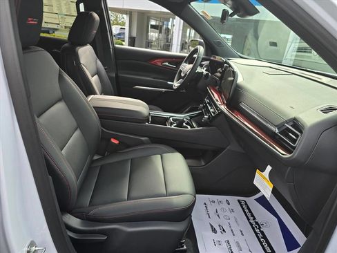 New 2026 Chevrolet Traverse Z71 w/ Enhanced Driving Package AWD/4WD image 13