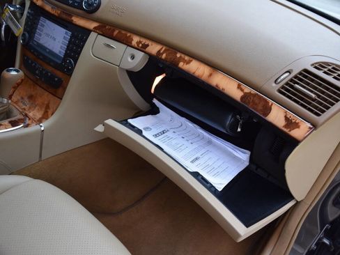 Used 2008 Mercedes-Benz E 350 4MATIC Sedan image 56