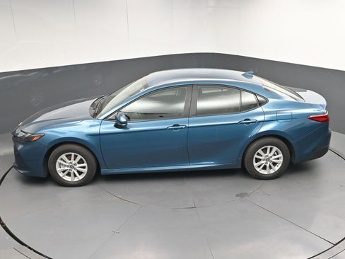 Certified 2025 Toyota Camry LE image 38