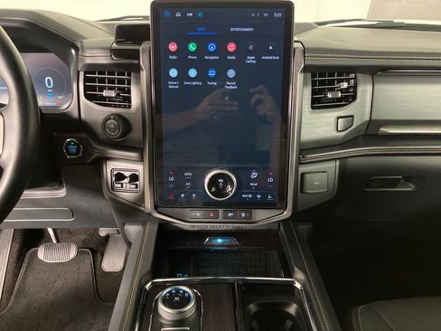 Certified 2023 Ford Expedition Platinum image 29