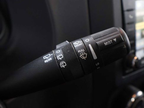 Used 2017 Jeep Patriot High Altitude AWD/4WD image 27