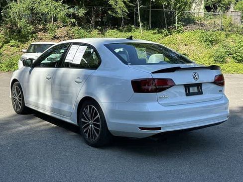 Used 2017 Volkswagen Jetta Sport w/ Jetta Sport Lighting Package FWD image 21