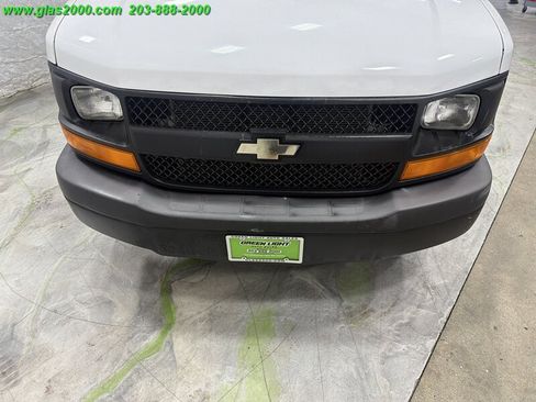 Used 2016 Chevrolet Express 3500 RWD image 18