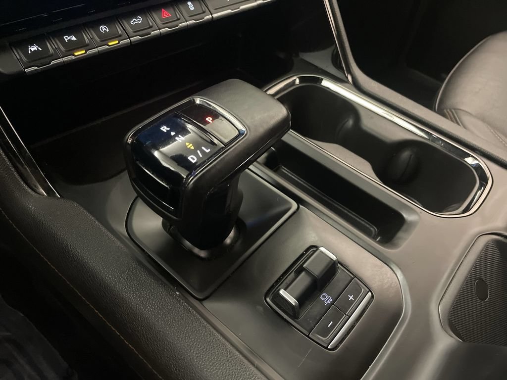 Used 2024 GMC Sierra 1500 AT4 w/ AT4 Premium Package AWD/4WD image 10