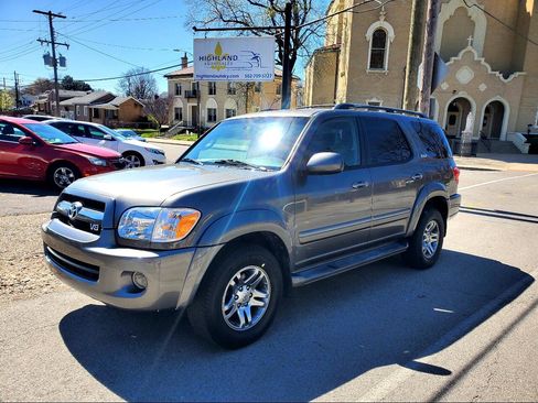 Used 2006 Toyota Sequoia SR5 image 1