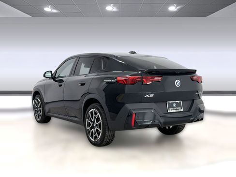 Certified 2025 BMW X2 xDrive28i image 3