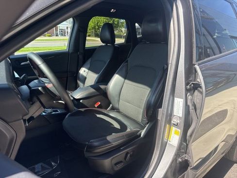 Used 2023 Ford Escape ST-Line w/ Tech Pack #1 AWD/4WD image 9