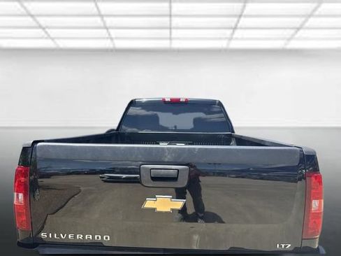Used 2010 Chevrolet Silverado 2500 LTZ w/ Suspension Package, Off-Road AWD/4WD image 4