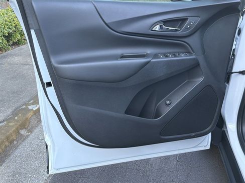Used 2022 Chevrolet Equinox LT image 10