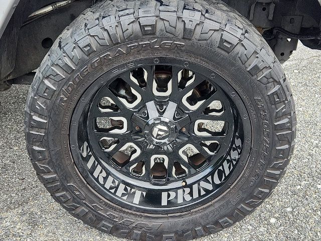 Used 2014 Jeep Wrangler Unlimited Sahara w/ Connectivity Group AWD/4WD image 8