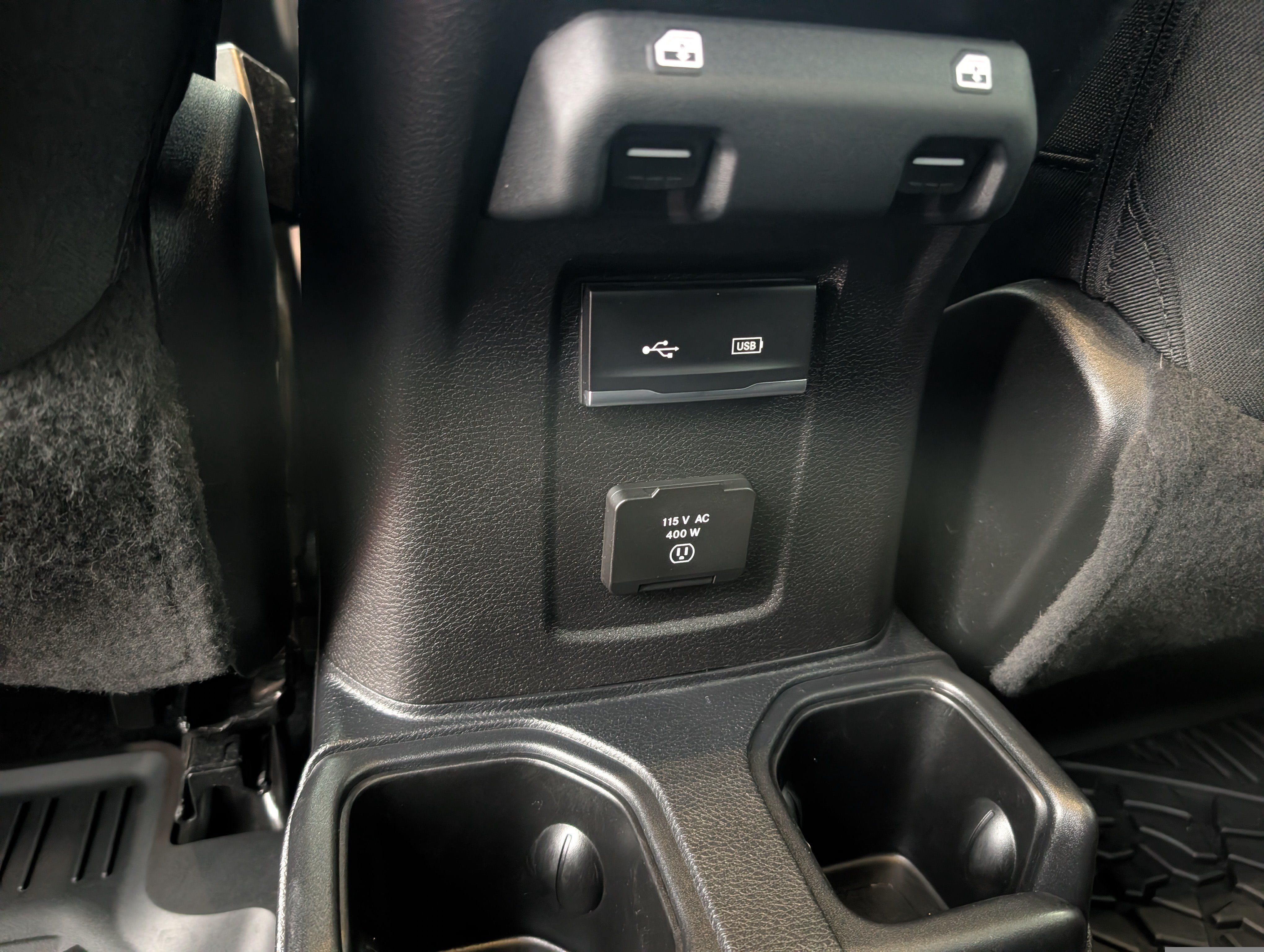 Used 2020 Jeep Gladiator Overland w/ Dual Top Group AWD/4WD image 26