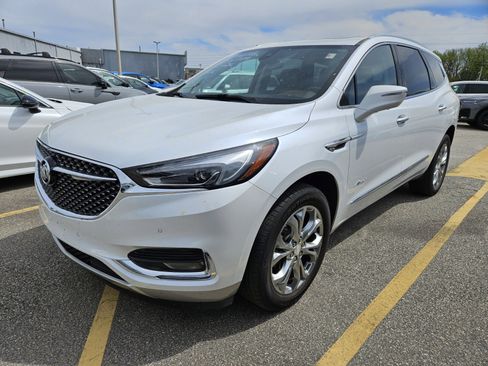 Used 2018 Buick Enclave Avenir w/ Avenir Technology Package image 4