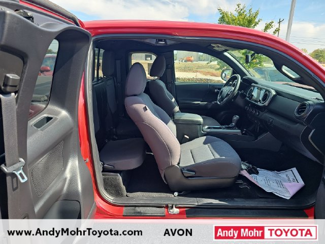 Used 2016 Toyota Tacoma TRD Sport w/ Towing Package AWD/4WD image 18