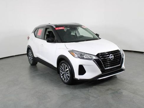 Certified 2023 Nissan Kicks SV FWD image 5