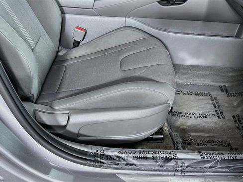 Used 2024 Hyundai Elantra SE FWD image 31