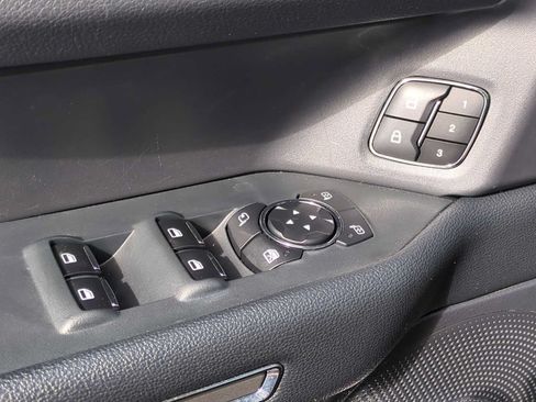 Used 2024 Ford Expedition XLT RWD image 23