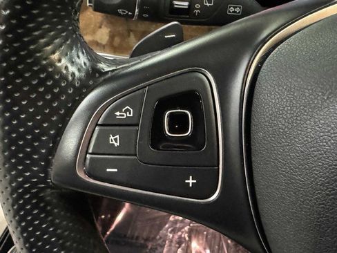 Used 2017 Mercedes-Benz E 400 4MATIC Wagon image 35