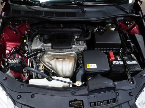 Used 2017 Toyota Camry XLE w/ Moonroof Package image 9