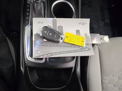 Used 2019 Chevrolet Equinox LS FWD image 23