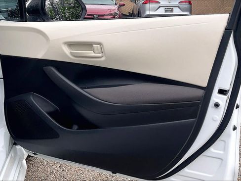 Used 2025 Toyota Corolla LE image 22
