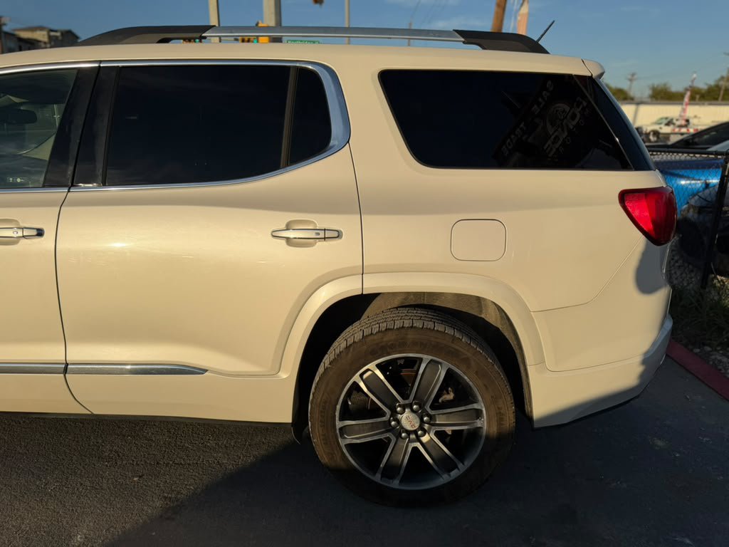 Used 2017 GMC Acadia Denali AWD/4WD image 5