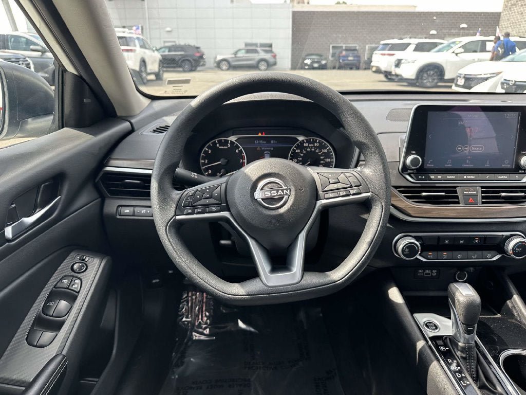 Certified 2024 Nissan Altima 2.5 SV FWD image 11