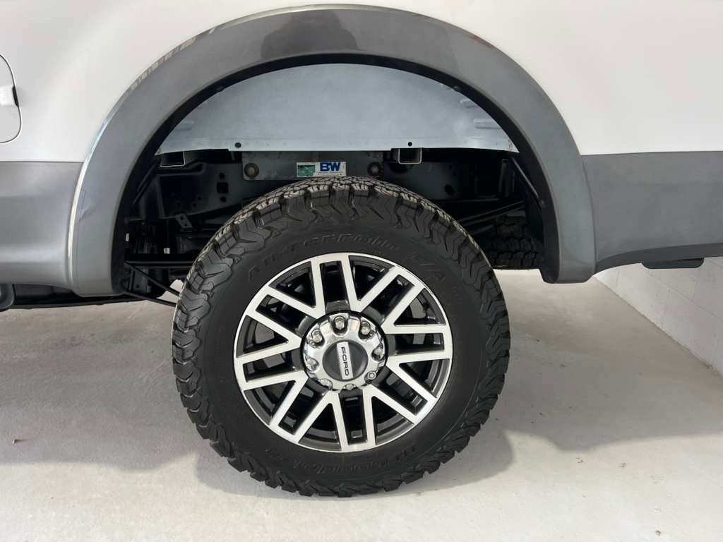 Used 2017 Ford F250 Lariat w/ Lariat Value Package AWD/4WD image 11