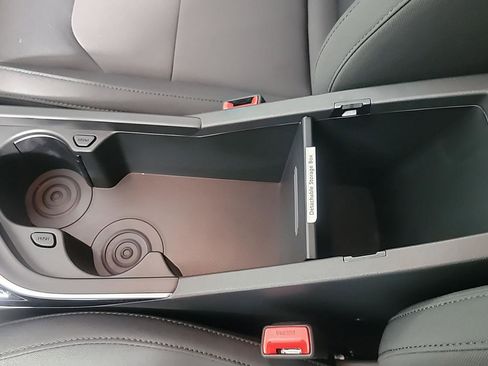 Used 2025 Kia Niro LX image 34