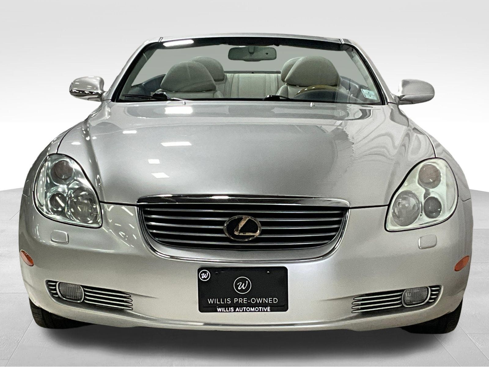 Used 2004 Lexus SC 430 Convertible RWD image 3