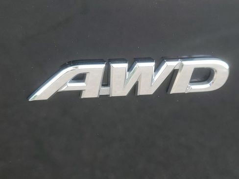 Used 2025 Toyota Corolla Cross XLE AWD/4WD image 36