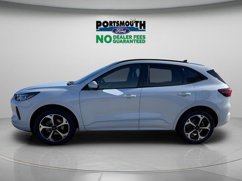 Used 2025 Ford Escape ST-Line Elite AWD/4WD image 2