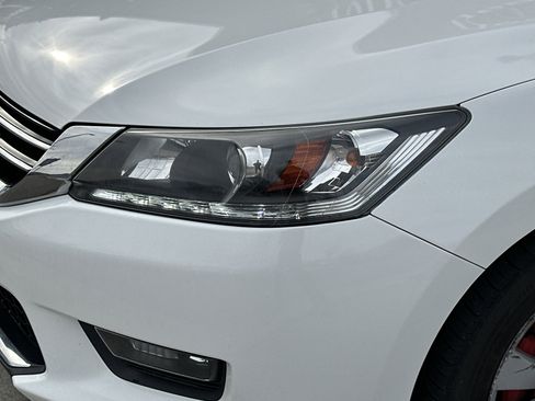 Used 2015 Honda Accord EX-L image 10