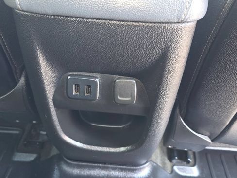 Used 2018 Chevrolet Colorado Z71 AWD/4WD image 15