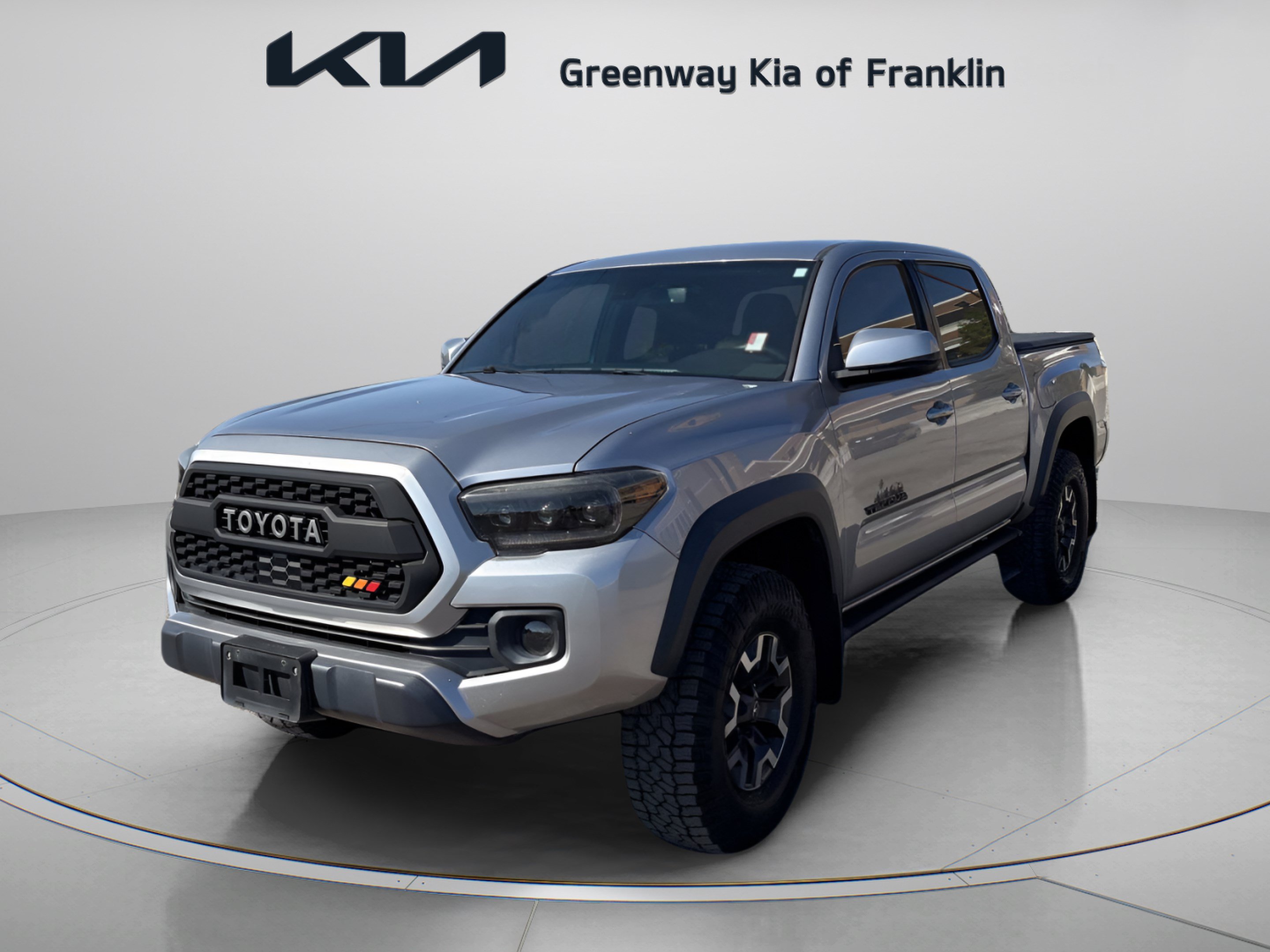 Used 2020 Toyota Tacoma TRD Off-Road w/ Technology Package AWD/4WD image 3