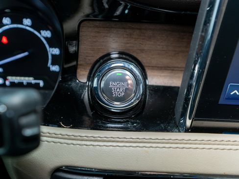 Used 2020 Lincoln Corsair Reserve w/ Equipment Group 201A image 30