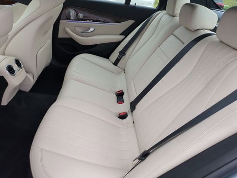 Used 2017 Mercedes-Benz E 300 4MATIC image 31