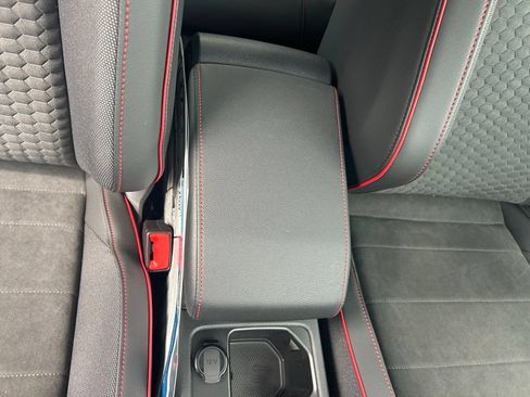 New 2026 Volkswagen GTI SE FWD image 37