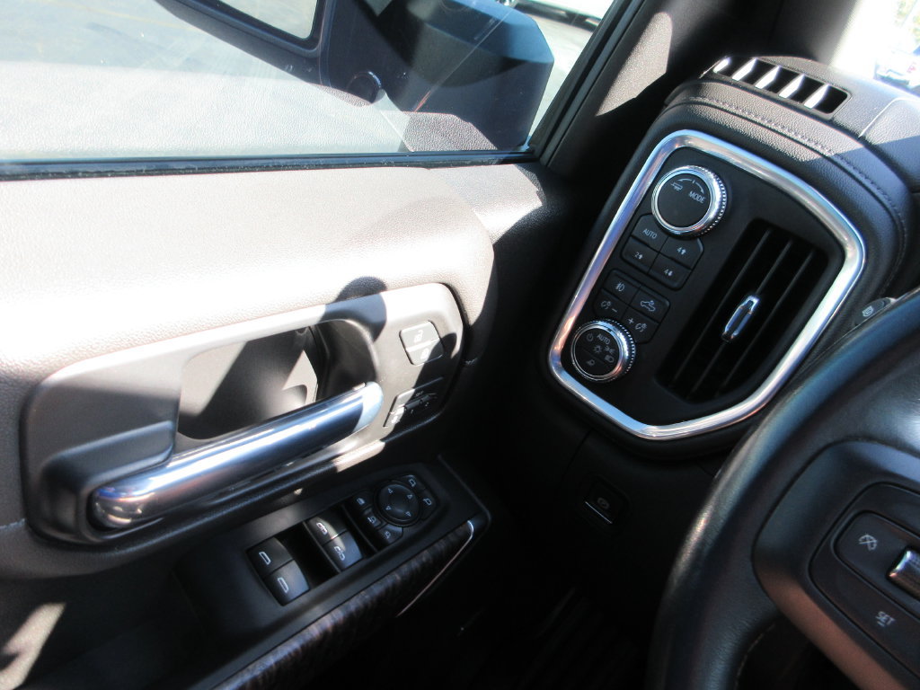 Certified 2022 GMC Sierra 2500 Denali w/ Denali Black Diamond Edition AWD/4WD image 33