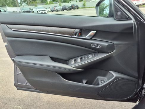 Used 2018 Honda Accord EX-L image 18