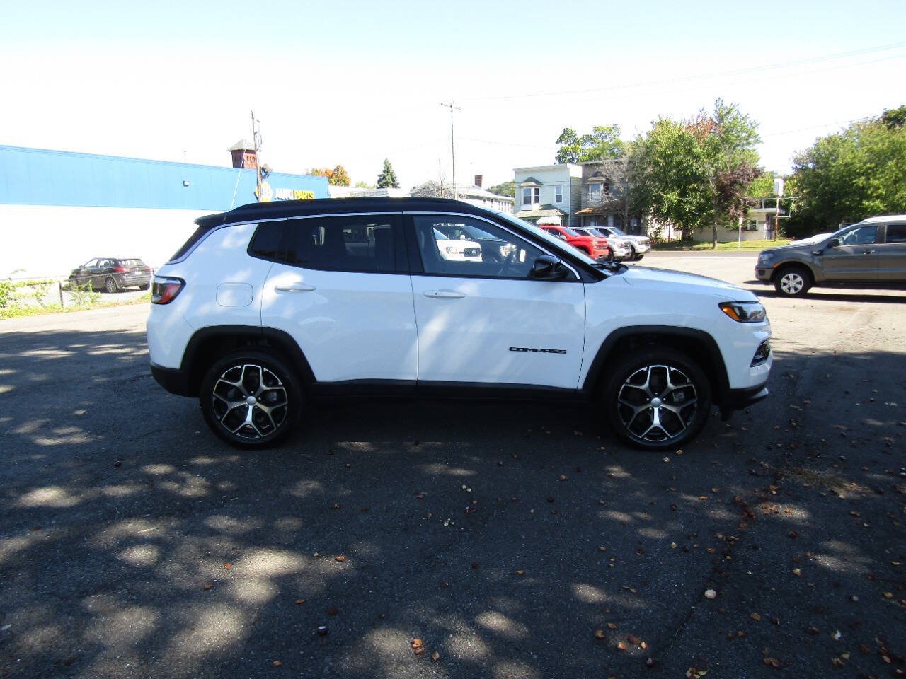 Used 2024 Jeep Compass Limited AWD/4WD image 8