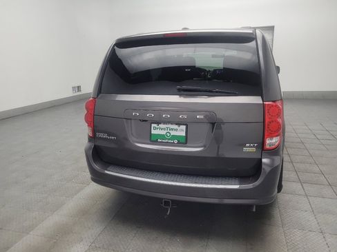 Used 2018 Dodge Grand Caravan SXT FWD image 7