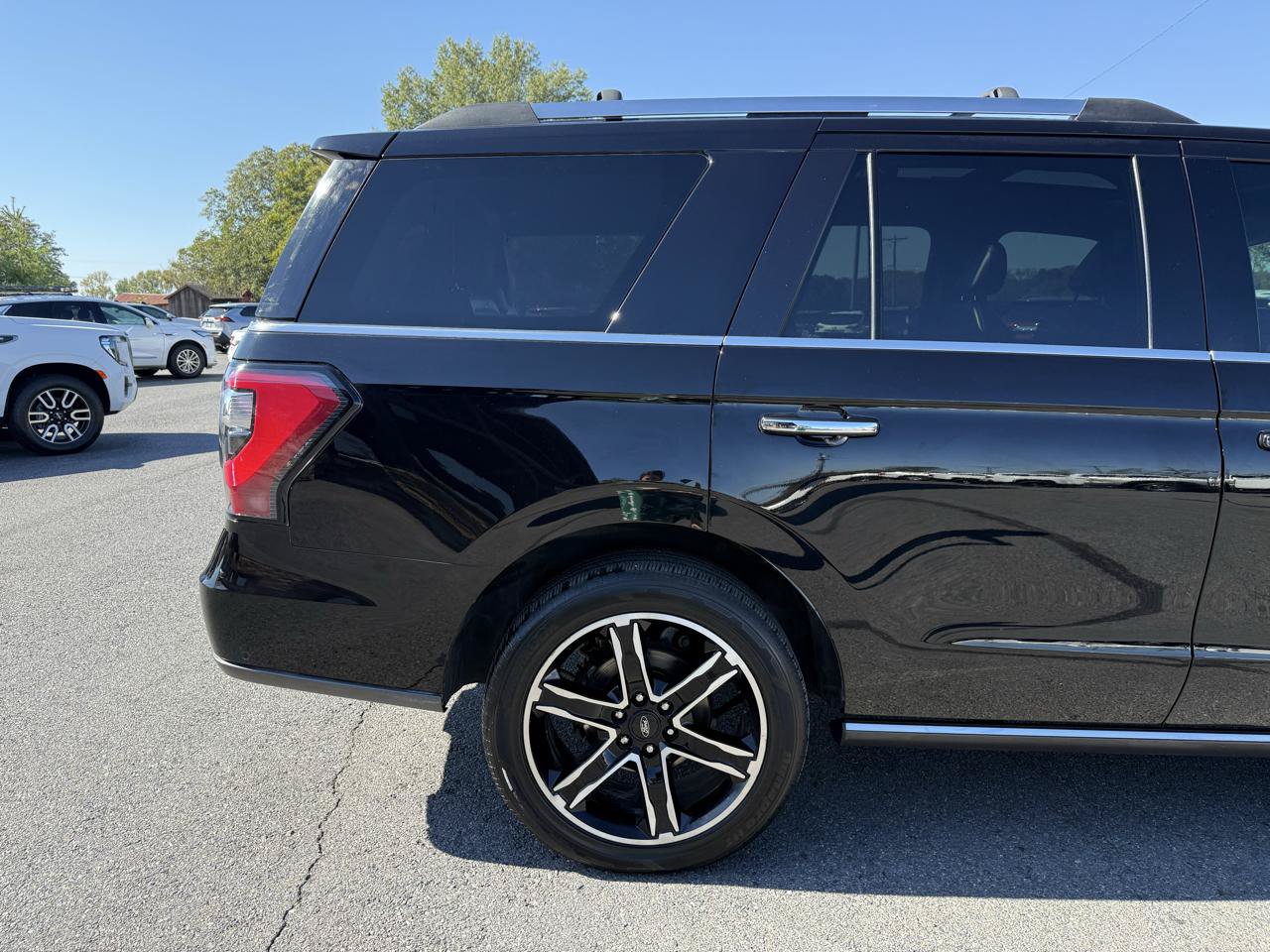 Used 2021 Ford Expedition Limited AWD/4WD image 47