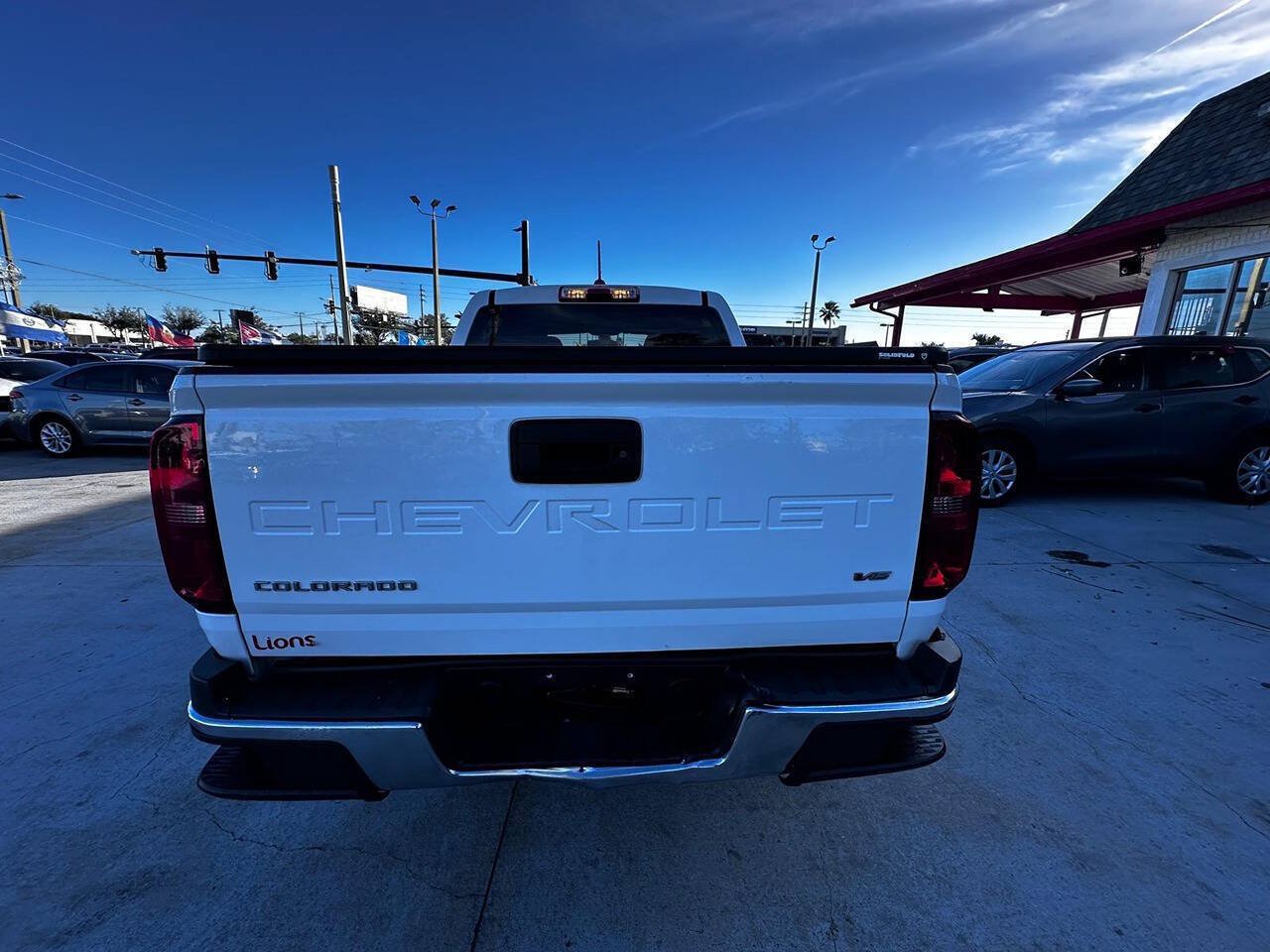 Used 2022 Chevrolet Colorado W/T w/ WT Convenience Package AWD/4WD image 2