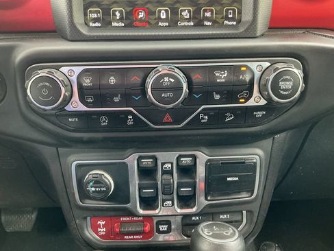 Used 2018 Jeep Wrangler Unlimited Rubicon AWD/4WD image 23