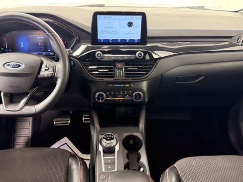 Certified 2024 Ford Escape ST-Line FWD image 11