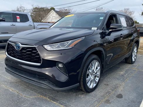 Used 2020 Toyota Highlander Limited image 2