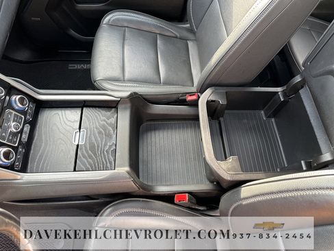 Used 2021 GMC Yukon XL Denali w/ Denali Premium Package image 19