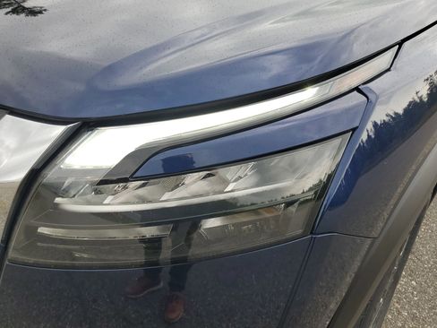 Certified 2024 Nissan Pathfinder SV image 9