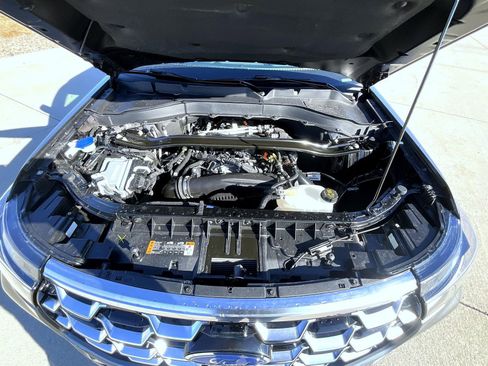 Used 2025 Ford Explorer Platinum w/ LUX Leather Package image 31